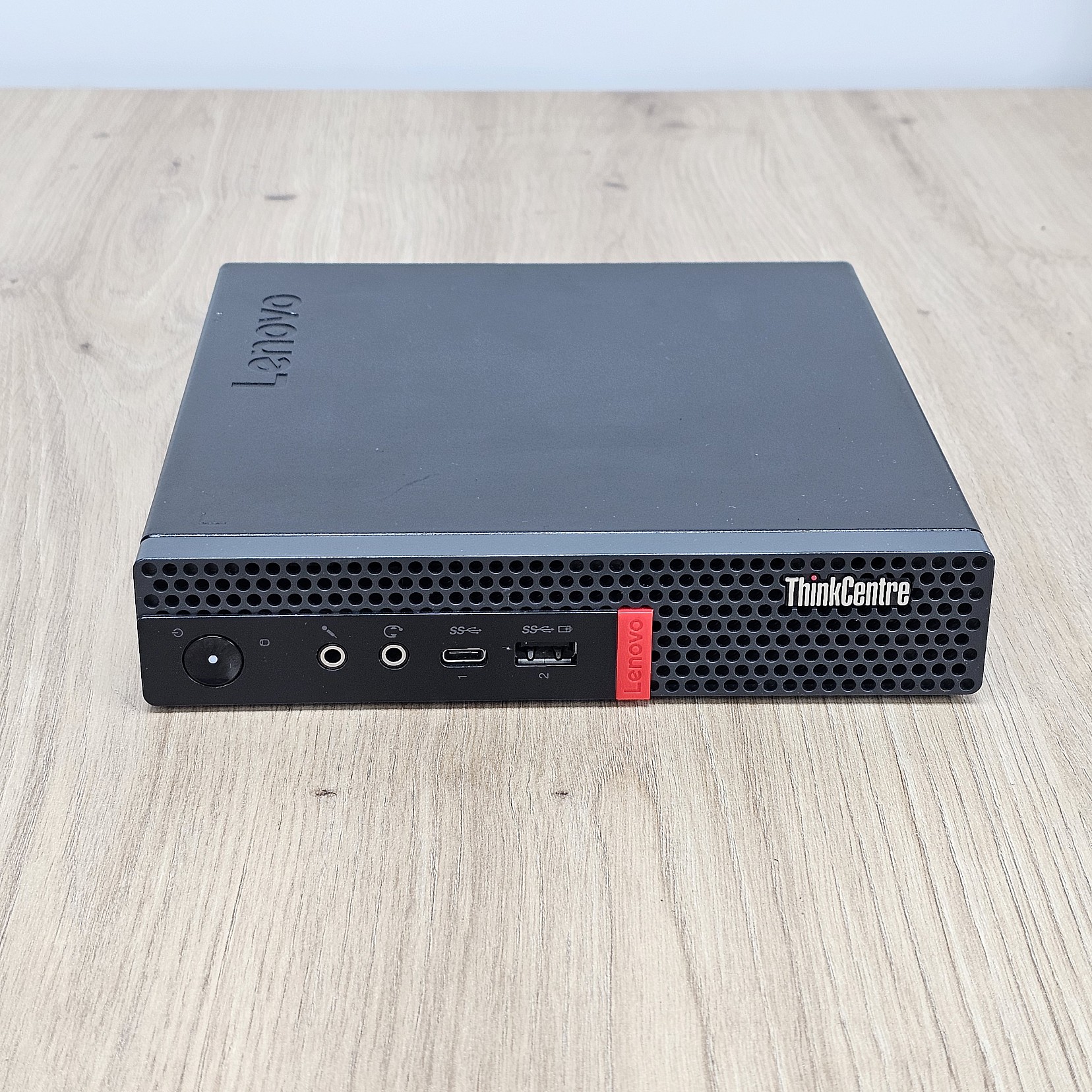 Lenovo ThinkCentre M720q Tiny - I5-8400T, 16GB RAM, 256GB NVMe, Win11 Pro + Alimentatore