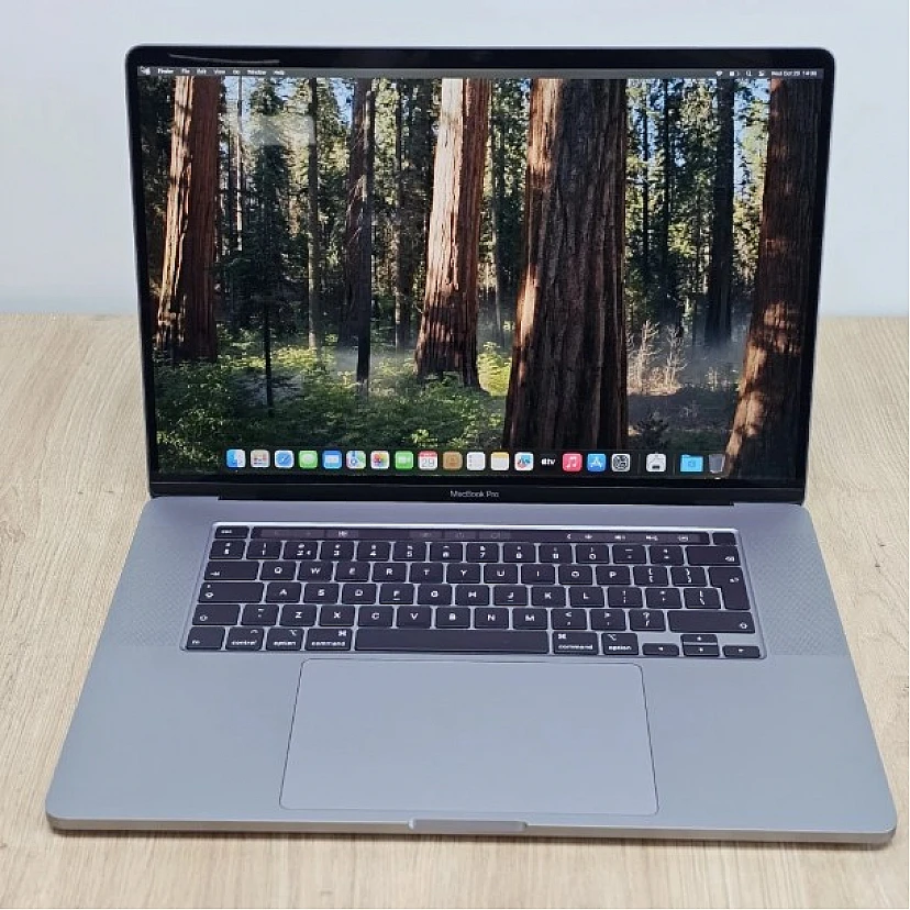 Apple MacBook Pro 15,1/A1990 Refurbished, I9-8950HK, 32 GB RAM, 1