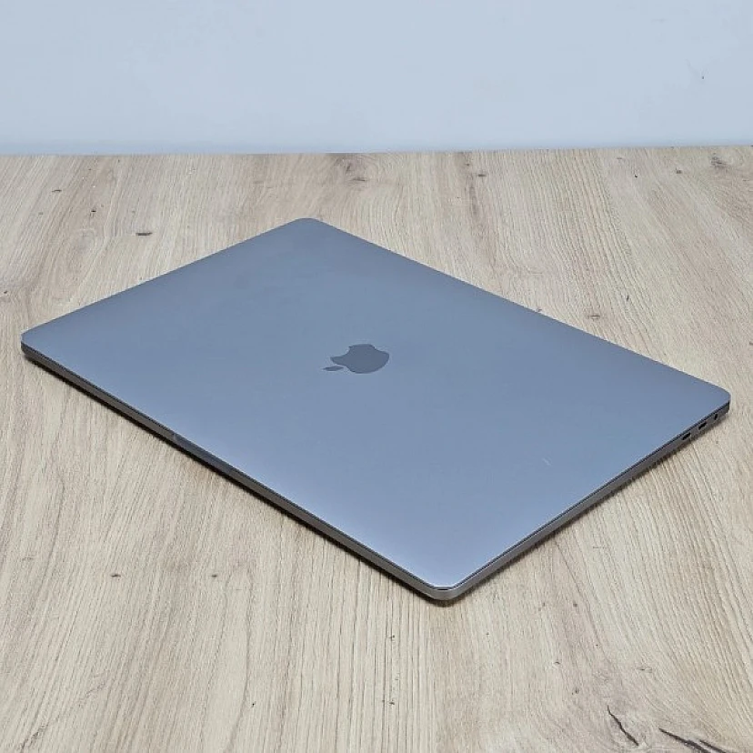 Apple MacBook Pro 15,1/A1990 Refurbished, I9-8950HK, 32 GB RAM, 1